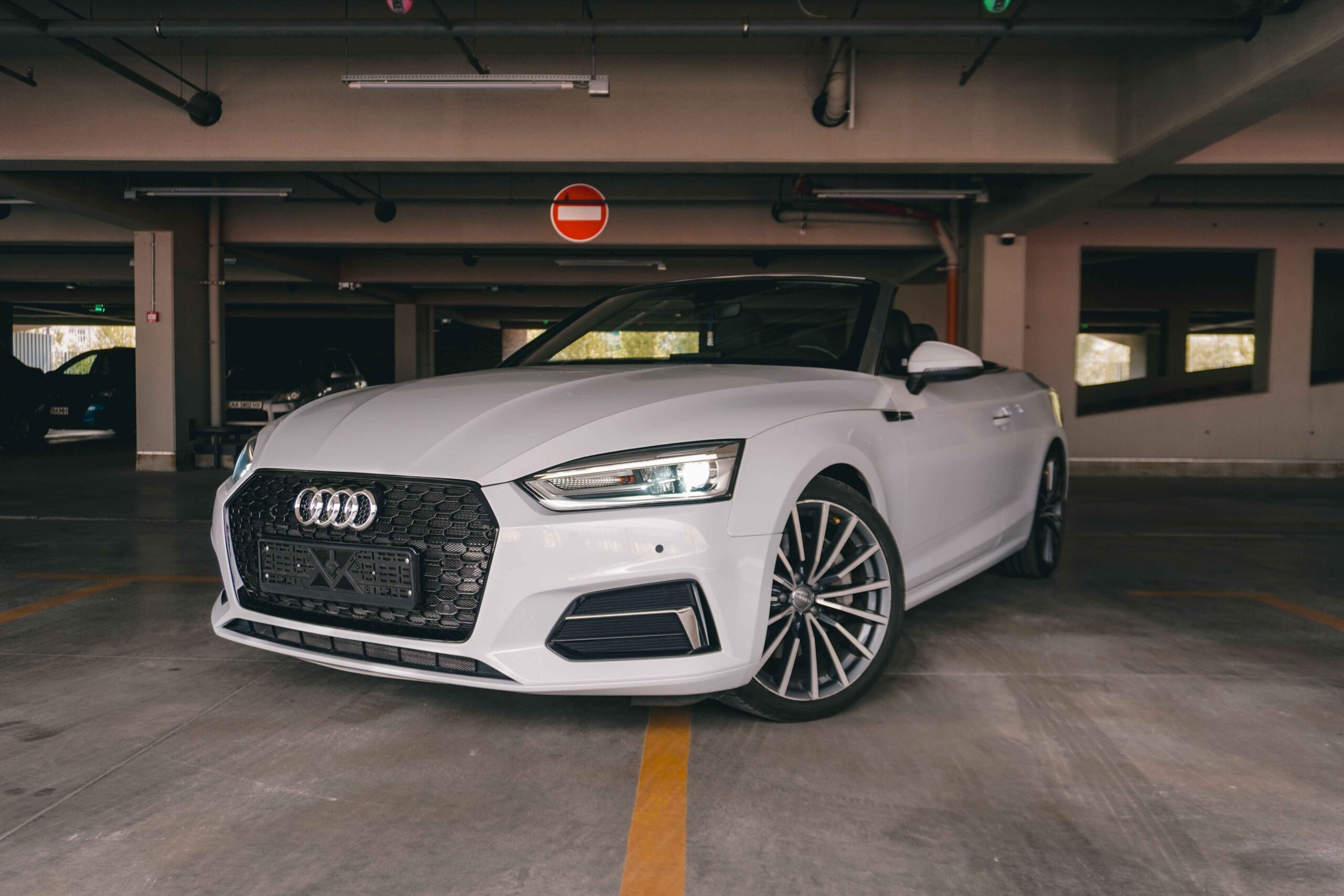 Luxury Car Rental UAE: The Perfect Blend of Business and Leisure